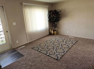 825 Fairview Dr, Marion, IA 52302