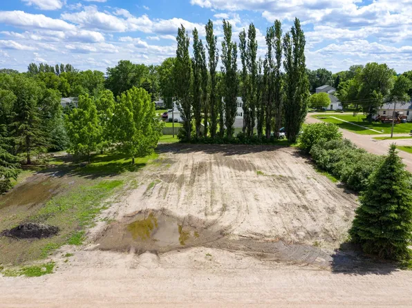 224 Sanborn St, Reynolds, ND 58275