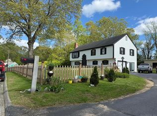 9 Rock Ridge Rd, Waterford, CT 06385