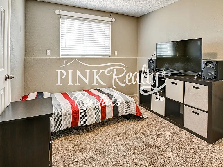 7365 Woodstock St — Photo 31