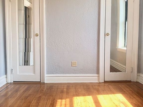 2nd image of 971 E 34th St APT 1C