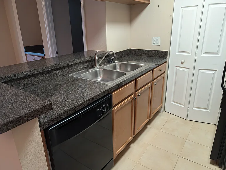 221 Lake Brook Cir #208 — Photo 7