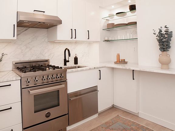 3rd image of 475 Franklin D Roosevelt Dr APT L203