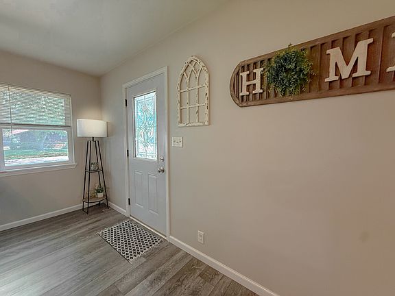 2nd image of 415 Parkside Dr