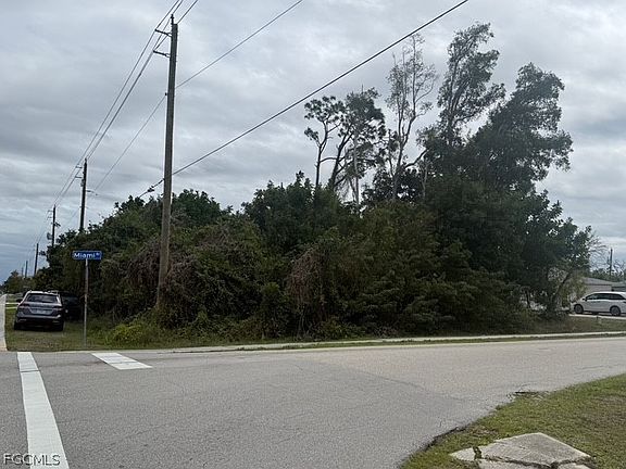 3rd image of 18469 Miami Blvd
