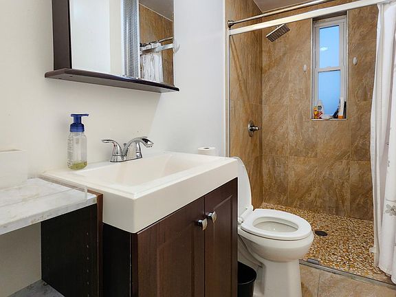 5th image of 25 Bay 34th St Floor 1