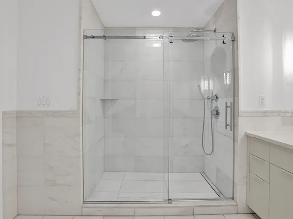 9 Avenue At Port Imperial image 21 of 50