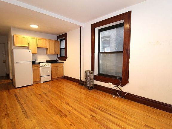 2nd image of 119 E 96th St APT 4