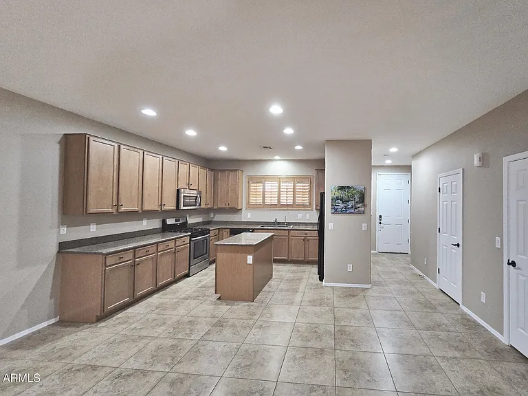 3853 E Branham Ln — Photo 5