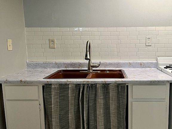 5th image of 4839 Leavenworth St APT 5
