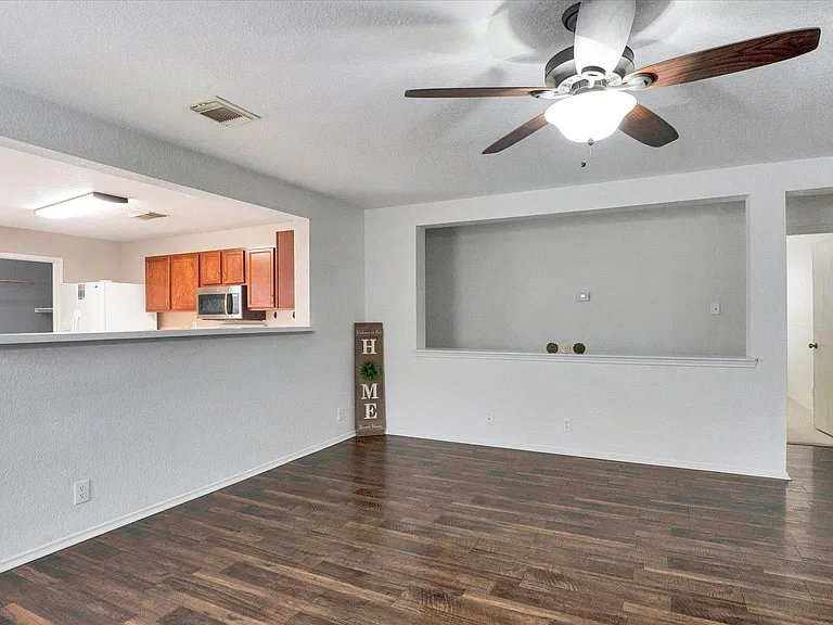 3967 Cherokee Blvd — Photo 8