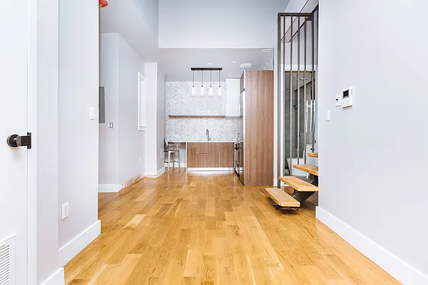 Rented by Nooklyn NYC LLC | media 70