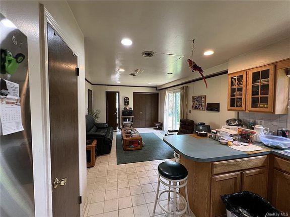 5th image of 4 Shaw Ln