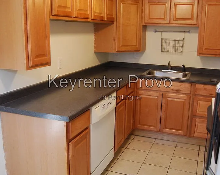 853 Memmo Dr #B — Photo 3