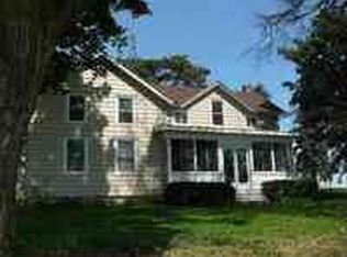 W4620 Town Center Rd, Monroe, WI 53566