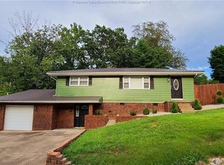 111 Oak St, Hurricane, WV 25526