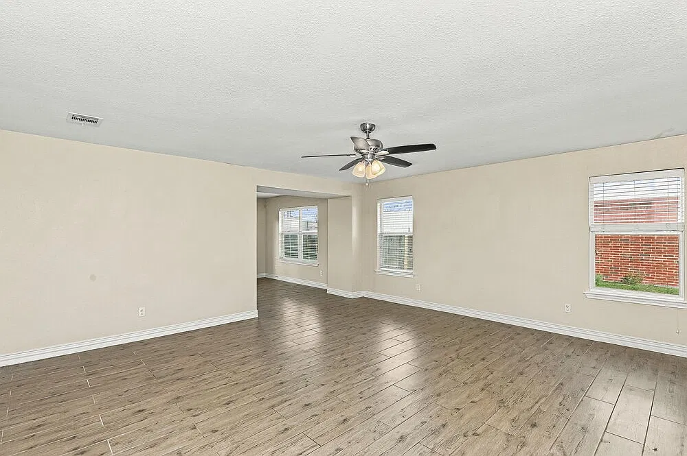 3 bed, 2.0 bath, 1628 sqft, $1,800 — Photo 4
