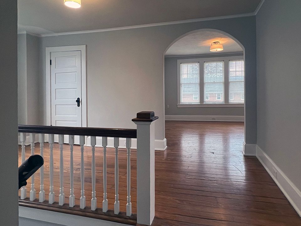 1st image of 458 E Maxwell St #2