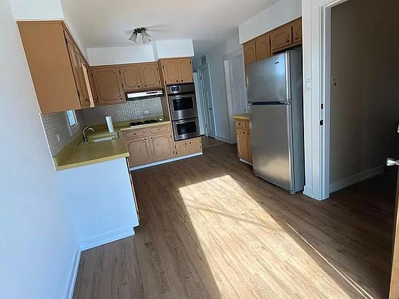 5th image of 5859 W 79th St #3