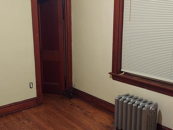 4th image of 5018 S Tripp Ave #1