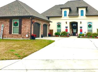 406 Meadowland Dr, Lafayette, LA 70507