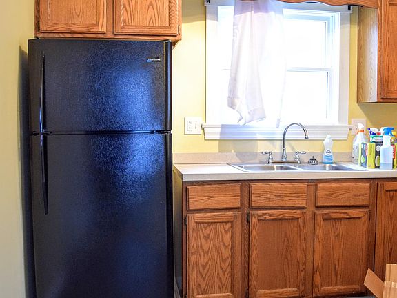 3rd image of 6211 Wakefield Ave