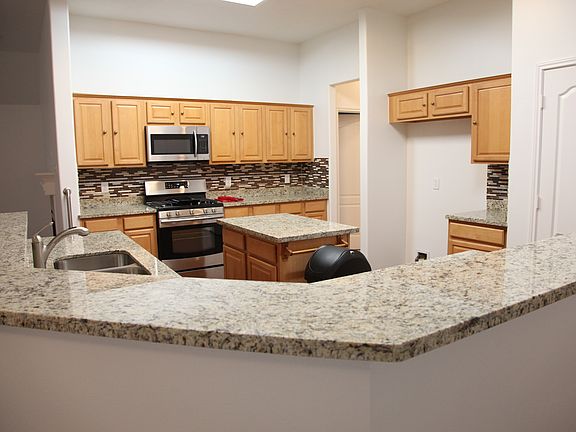 Kitchen & Wrap Around Bar
