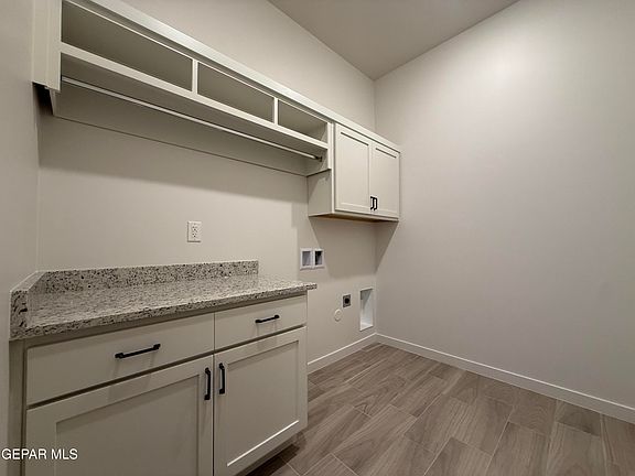 5th image of 15212 Endurance Ave