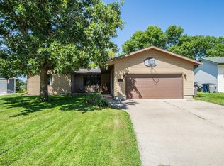 2906 14th Ave S, Moorhead, MN 56560