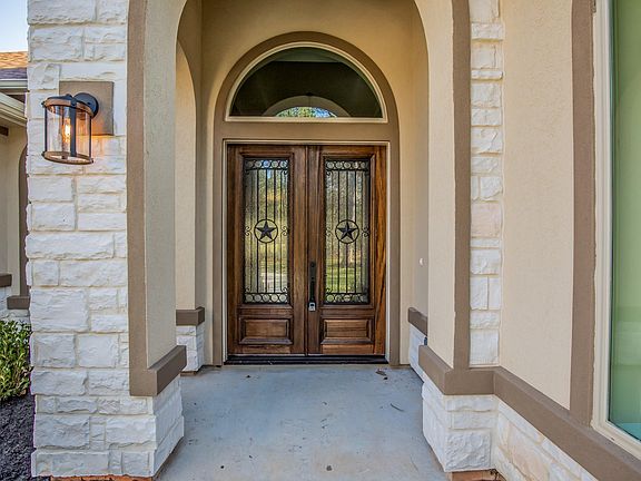 3rd image of 13067 Royal Hill Ct