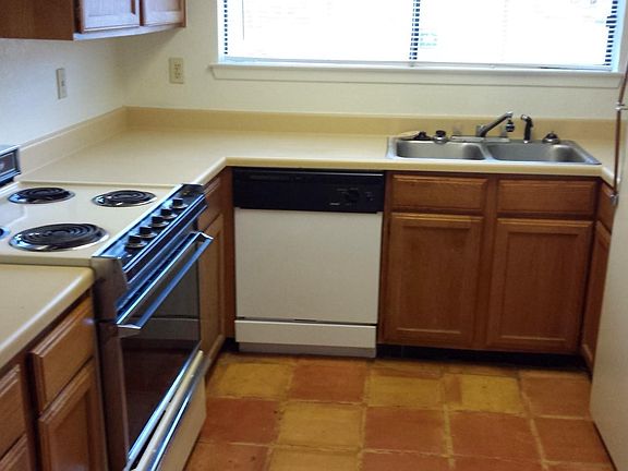4th image of 13333 Water Oak Ln #A