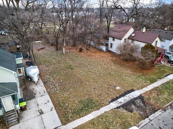 404 Almyra Ave, Monroe, MI 48161