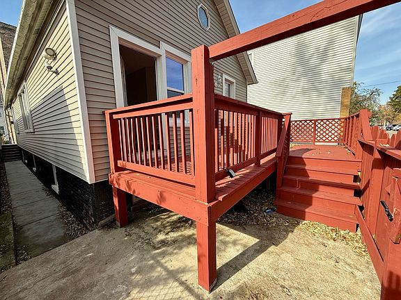 3rd image of 3402 S Lituanica Ave