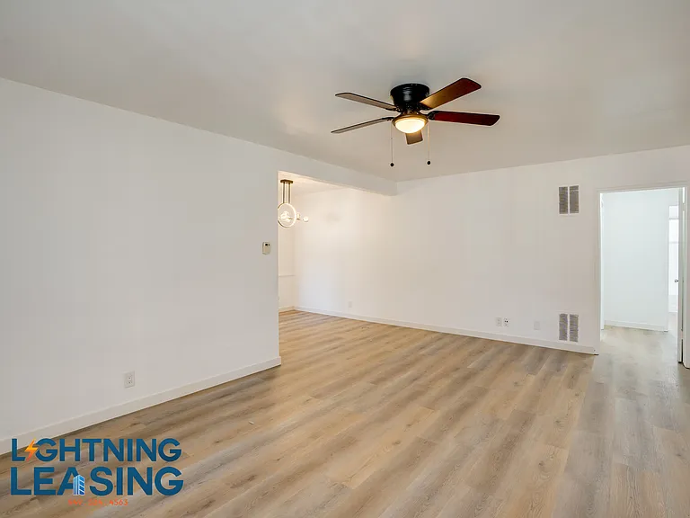 12310 Chandler Blvd #37 — Photo 11