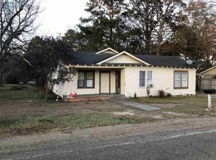 312 E Fourth St, Forest, MS 39074