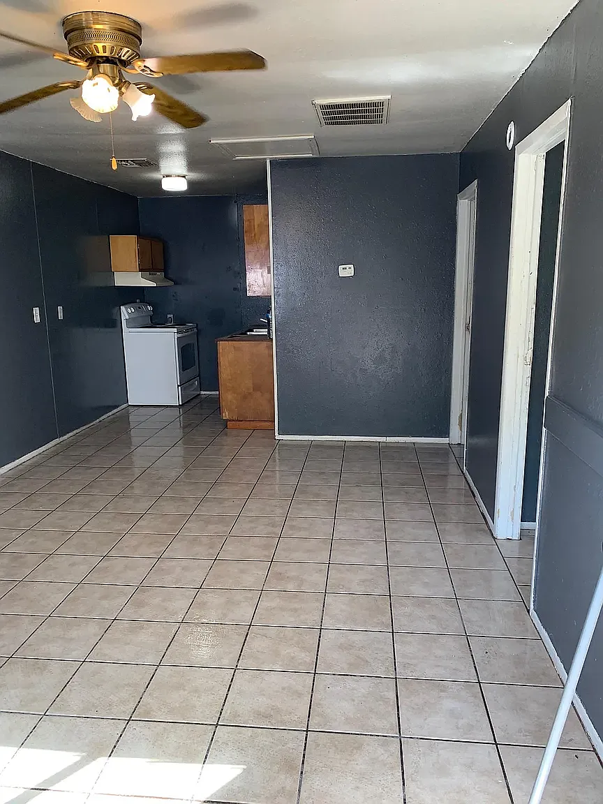 2 bed, 550 sqft, $895 — Photo 4