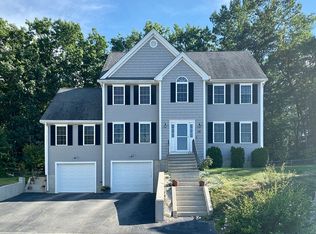 19 Kestrel Ln, Westford, MA 01886