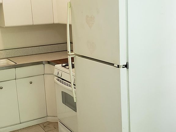 5th image of 7235 Hampton Ave APT 5
