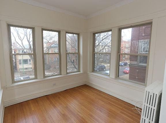 2nd image of 1727 W Catalpa Ave