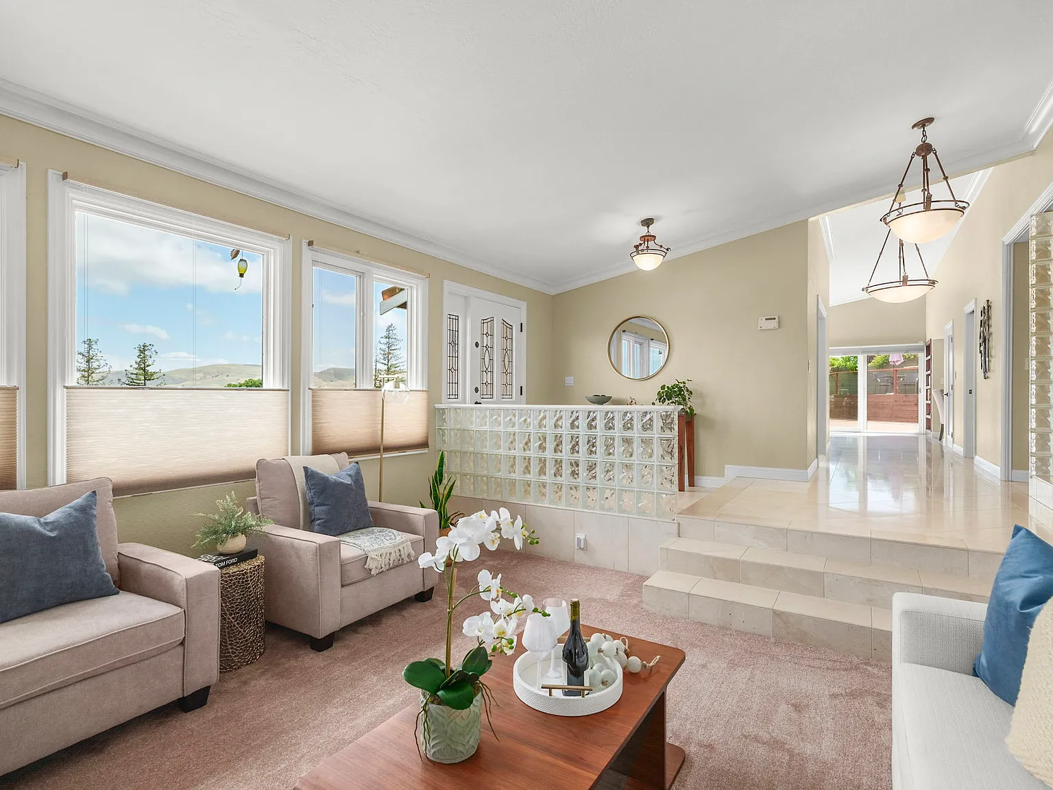 4 bed, 3714 sqft, $5,800 — Photo 4