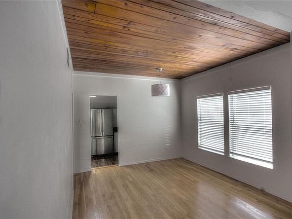 3rd image of 303 S Osprey Ave #303