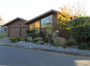 7484 SW Clear Hills Dr, Portland, OR 97225