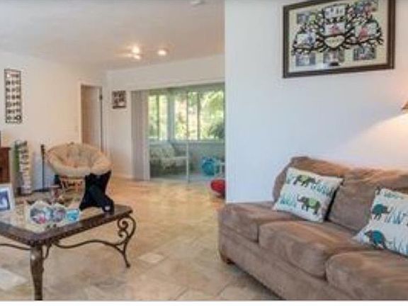 5th image of 675 Cypress Way E