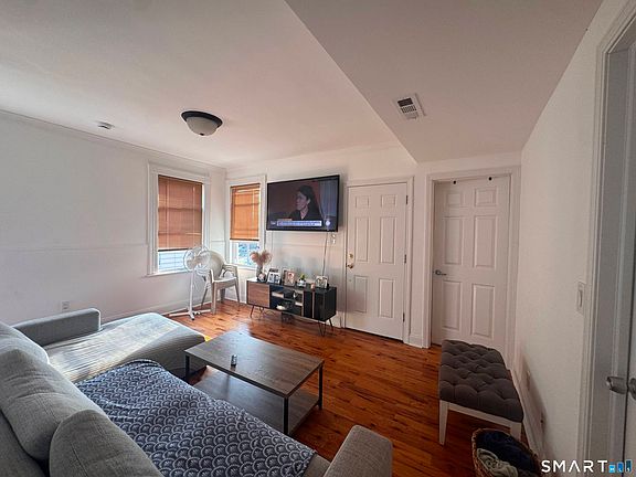 4th image of 106 Jones Avenue