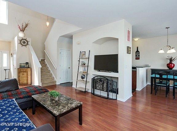 2nd image of 407 N Tower Dr