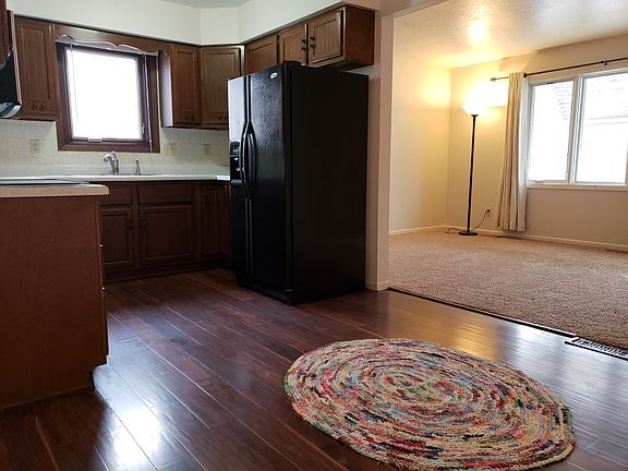 3rd image of 3024 Viking Dr
