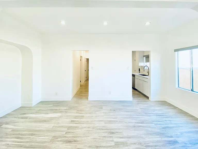 627 Brittania St #629 — Photo 8