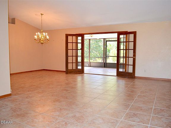 2nd image of 200 E Park Ave #0