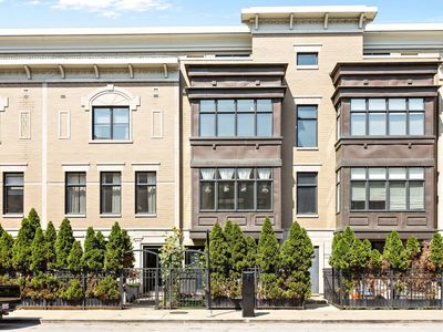 124 E 18th St, Chicago, IL, 60616