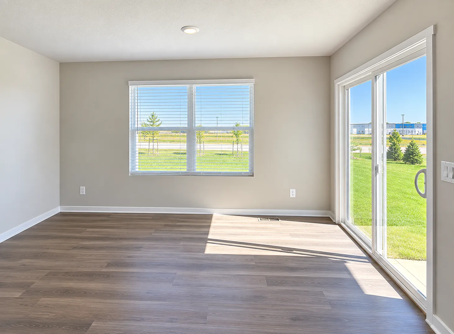 4 bed, 1844 sqft, $2,500 — Photo 3